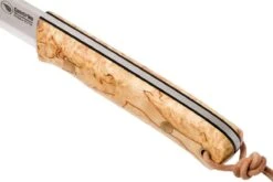 Casström Woodsman Knife Curly Birch, K720 Scandi Grind 10824 Con Firesteel 12 Casström Woodsman Knife Curly Birch, K720 Scandi Grind 10824 Con Firesteel -Tienda De Cuchillos CM10824 05 casstrom cm10824 05